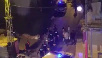 Balkonda komşularının kavgasını izlerken vuruldu