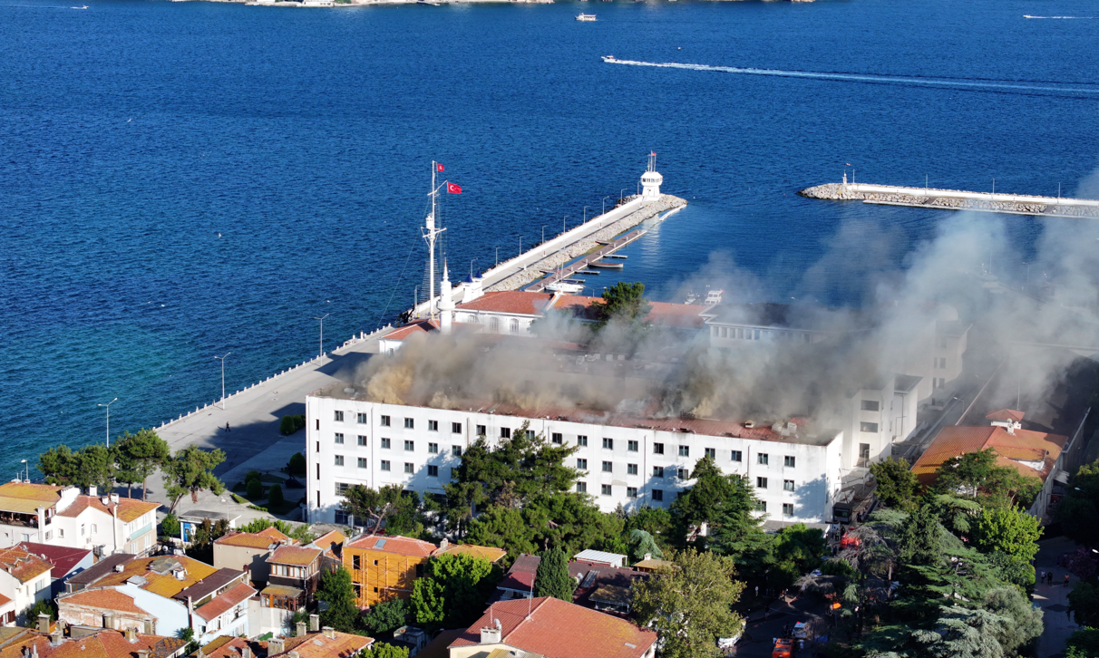 Heybeliada'da Deniz Harp Okulu'nda yangın
