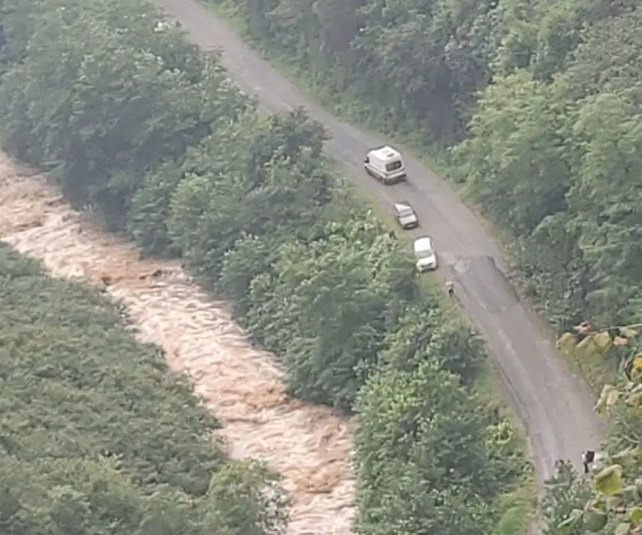 Giresun'da anne ile iki kızı sel sularına kapıldı