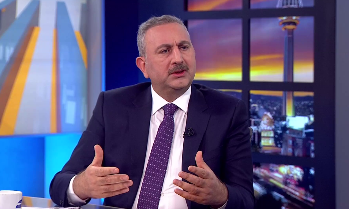 Abdulhamit Gül: Yasanın anayasaya aykırı hiçbir yönü yok