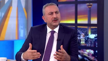 Abdulhamit Gül: Yasanın anayasaya aykırı hiçbir yönü yok
