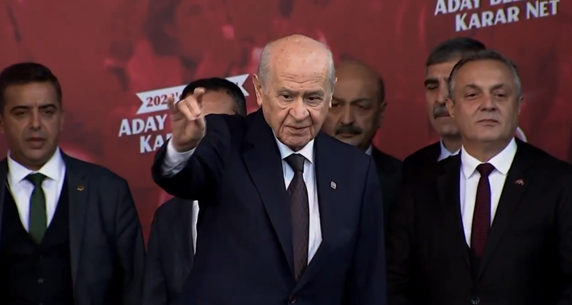 MHP'den "Terörsüz Türkiye" türküsüMHP süreç yasasının kabulünden sonra Terörsüz Türkiye türküsü hazırladı. "Kardeşlikten yüce, büyük servet yok" mesajı veren türkü sosyal medya hesaplarından paylaşıldı.