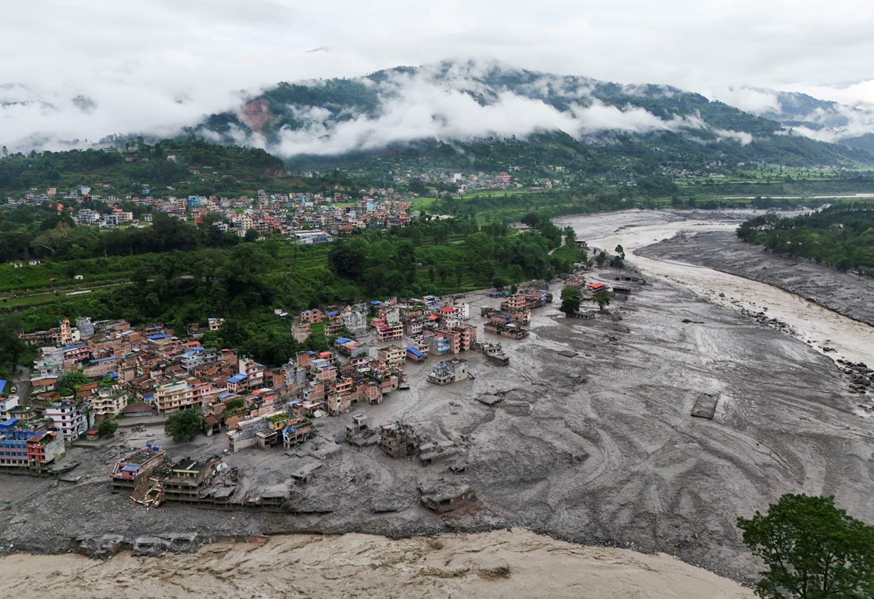 Nepal'deki felaket nasıl geldi? Uydu görüntüleri gerçeği ortaya çıkardı
