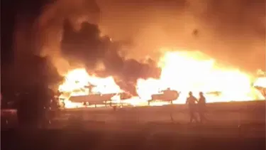 Antalya'da balıkçı barınağında yangın. 20’den fazla tekne kül oldu