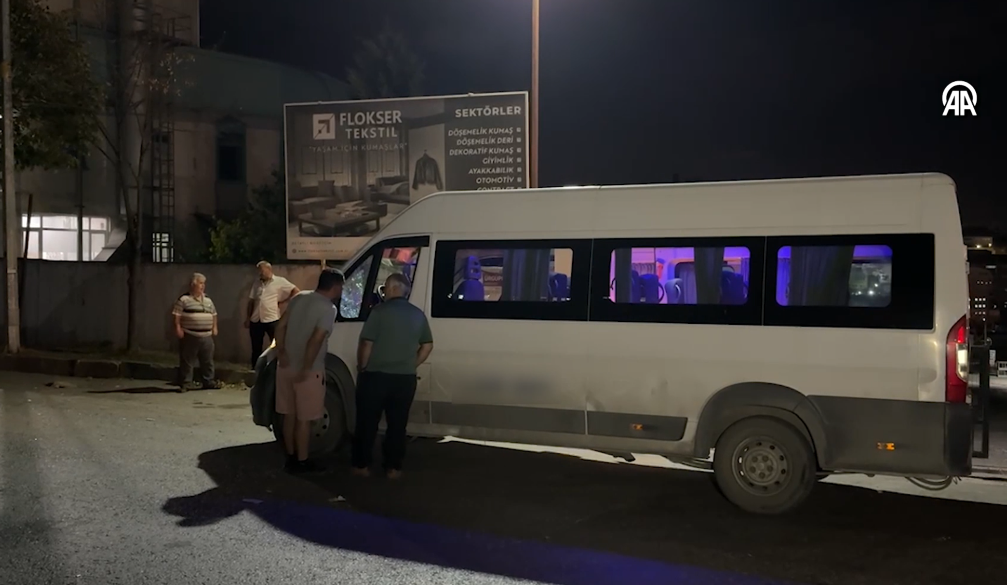 Servis şoförlerinin kavgasında kan aktı. 1 ölü