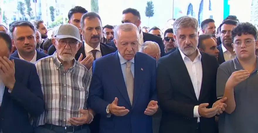 Cumhurbaşkanı Erdoğan, Zehra Önen'in cenaze törenine katıldı Cumhurbaşkanı Erdoğan, Zehra Önen'in cenaze törenine katıldı