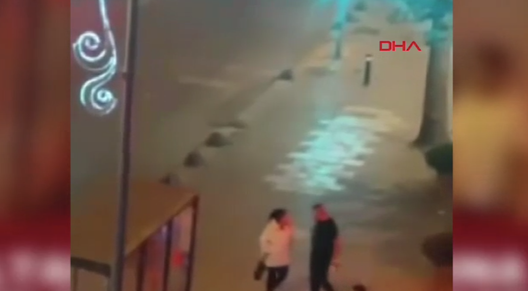Eski nişanlısını sokak ortasında dövdü