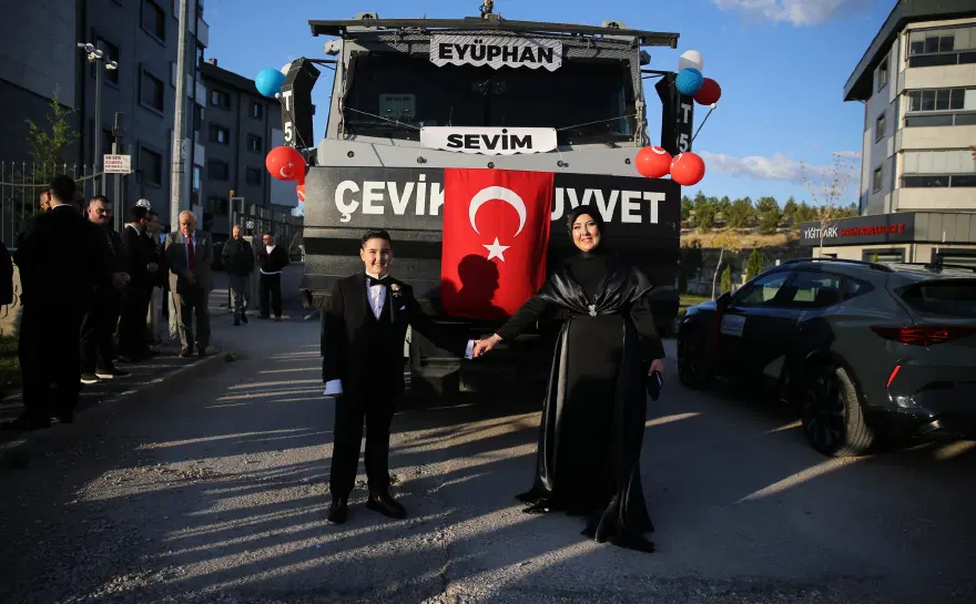 "EYÜPHAN'IN MUTLU YÜZÜ HER ŞEYE DEĞER" 3 "EYÜPHAN'IN MUTLU YÜZÜ HER ŞEYE DEĞER" 3