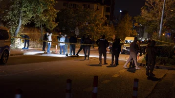 Ankara'da uygulama noktasında polislere ateş açıldı. Bir polis şehit oldu