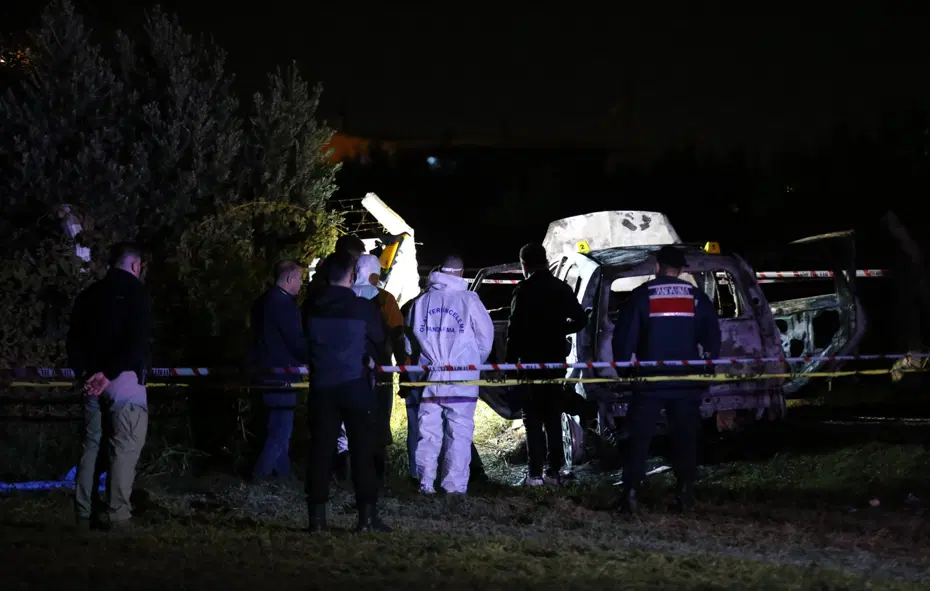 Manisa'da dehşet. Yanan araçta ceset bulundu