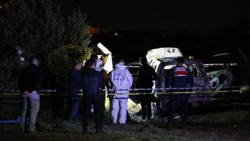 Manisa'da dehşet. Yanan araçta ceset bulundu