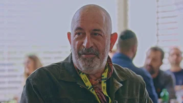 Cem Yılmaz saat fuarına katıldı. Kolundaki saatin fiyatı dikkat çekti