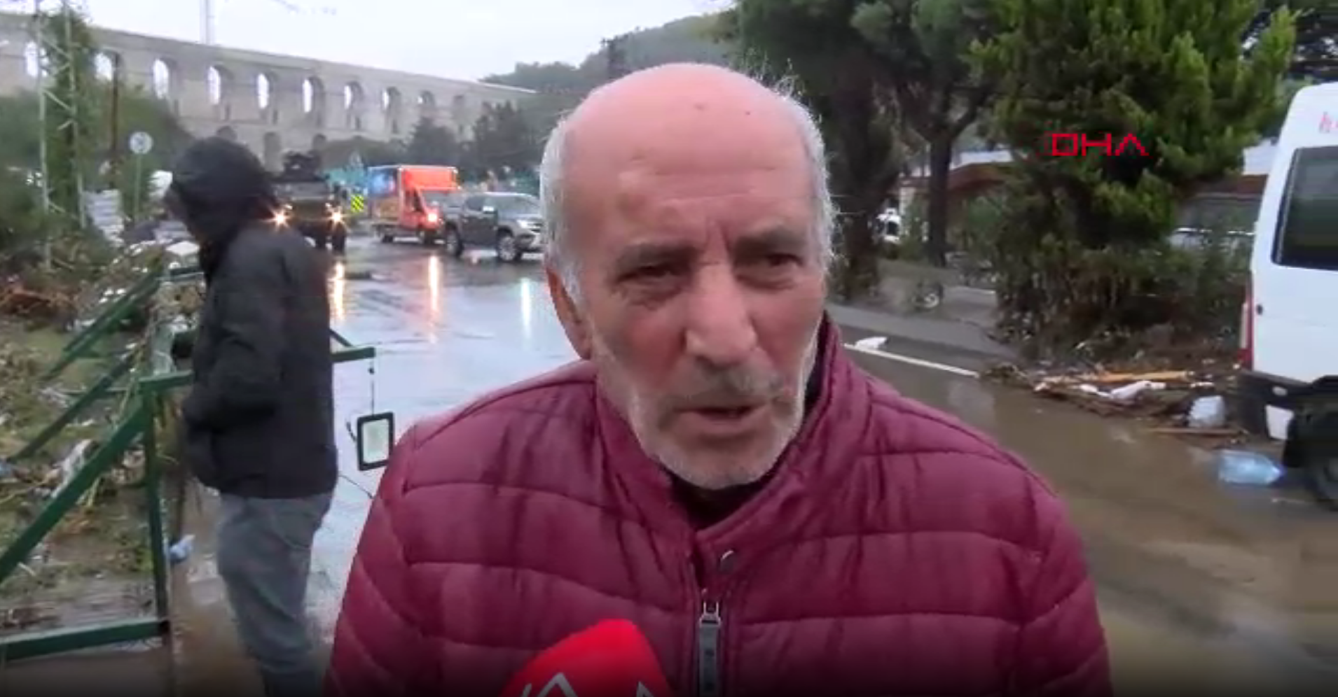 İstanbul'da sel felaketi | Mahsur kalanlar anlattı: "Su boynuma kadar geldi, 20 dakika bekledim"
