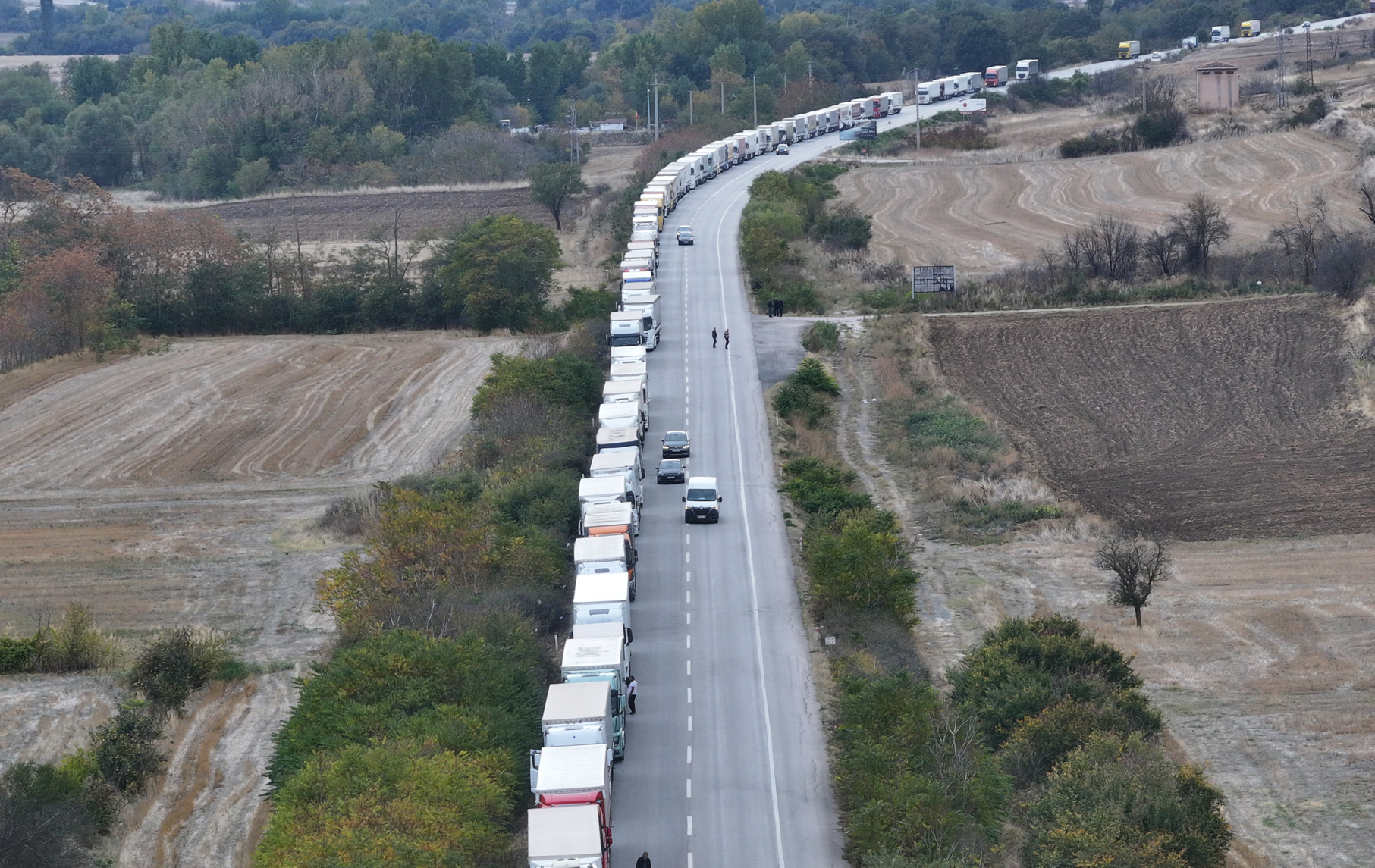Hamzabeyli Sınır Kapısı'nda 27 kilometrelik tır kuyruğu oluştu