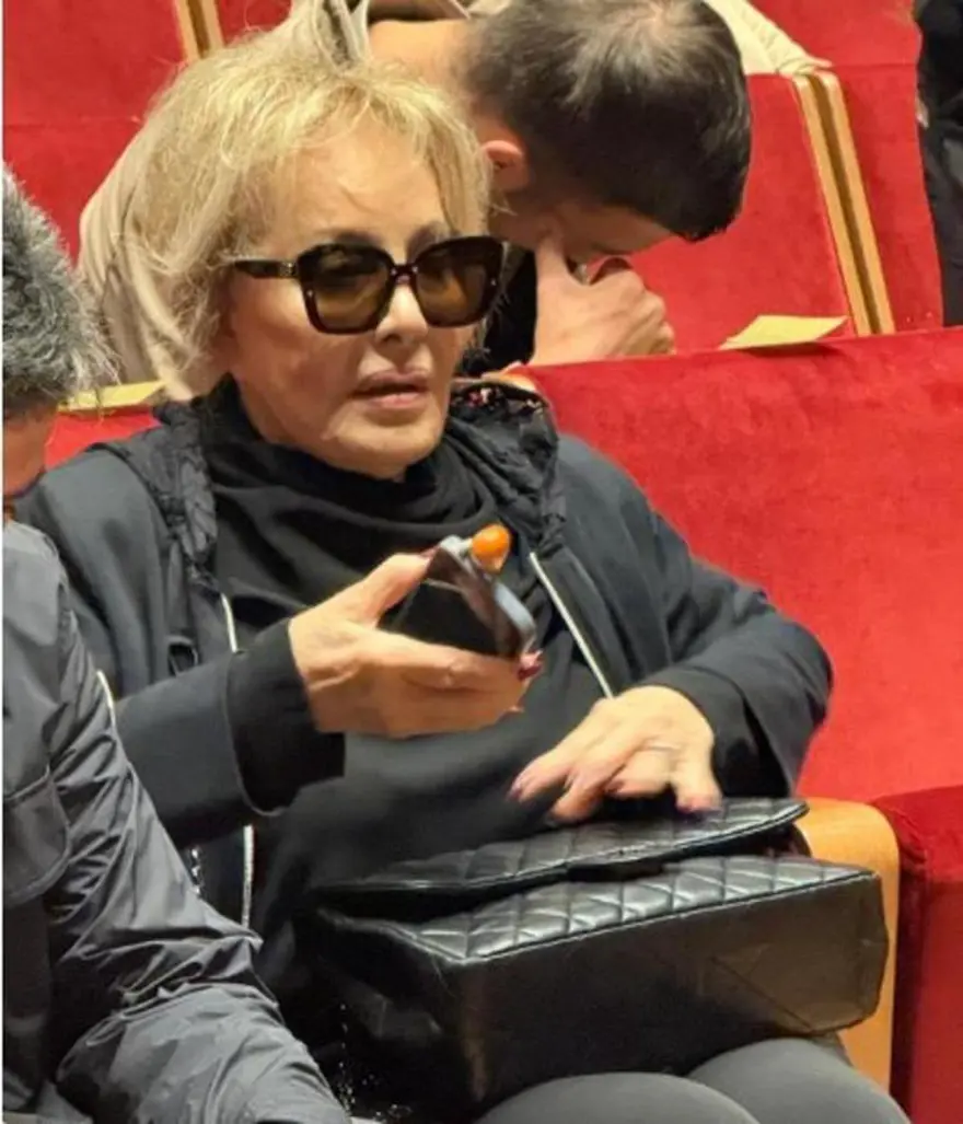 Muazzez Abacı'ya duygu dolu veda... Torunu gözyaşlarına hakim olamadı  5