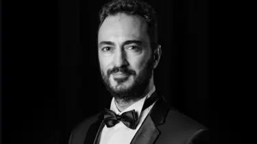 Devlet opera sanatçısının acı ölümü. Emrah Erdem Gedik balkondan düşerek hayatını kaybetti