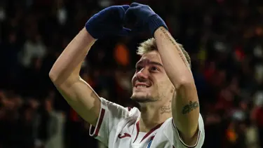 Ernest Muçi yıldızlaştı, Trabzonspor Göztepe'yi mağlup etti