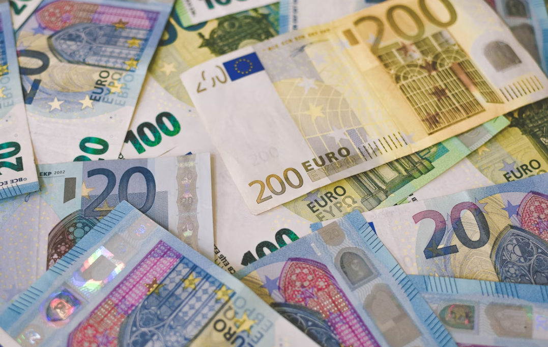 Euro bir ayın dibinde, işte son rakamlar