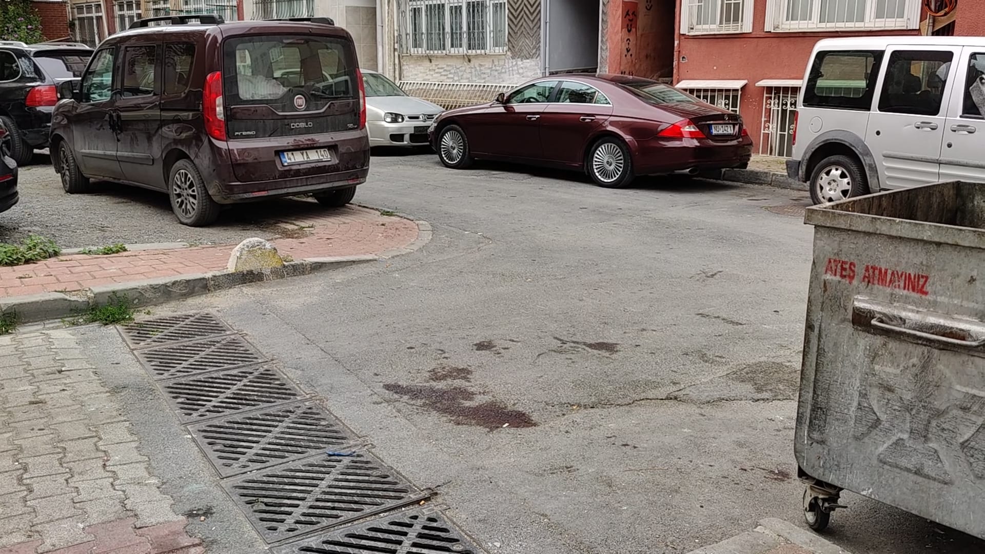 Fatih’te 18 yaşındaki genç, tartıştığı arkadaşı tarafından bıçaklanarak öldürüldü