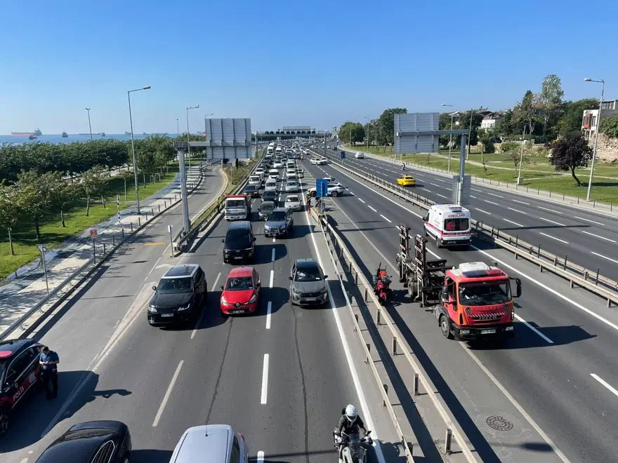 YOL BİR SAAT KAPALI KALDI 2