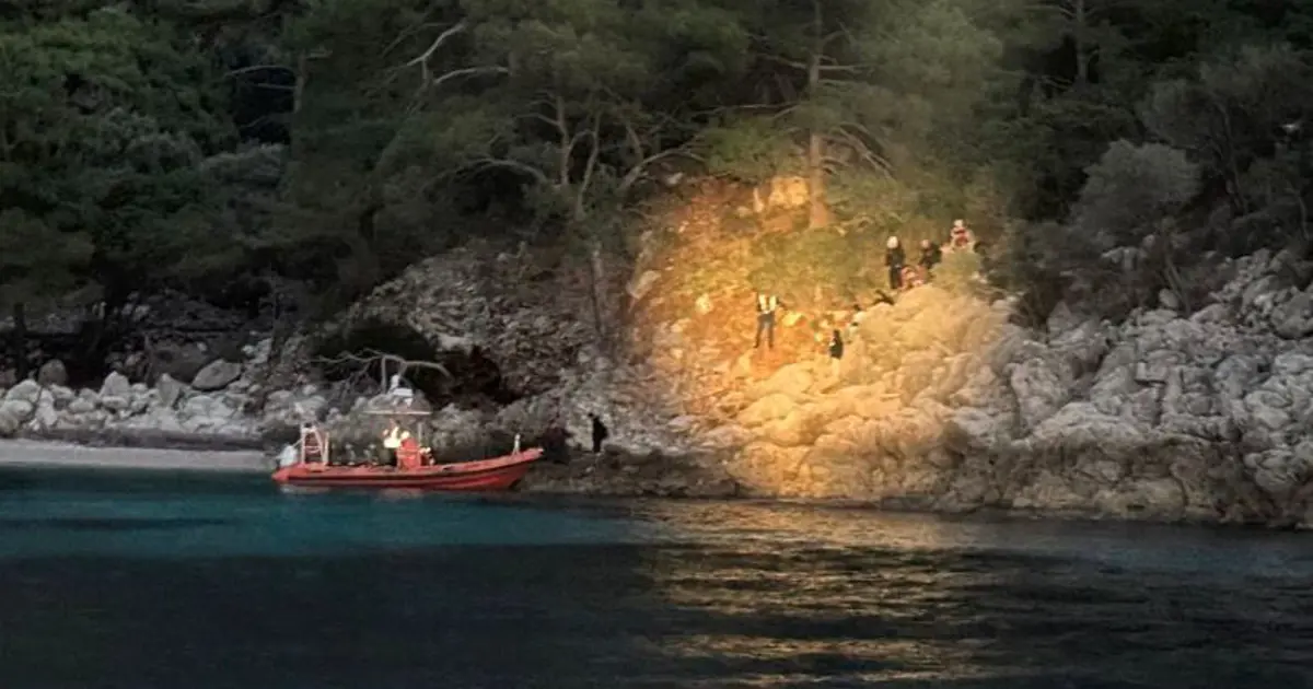 Koyda mahsur kalan göçmenler kurtarıldı