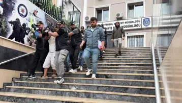Aynı gün iki kişiyi 3 milyon lira dolandırdılar. 5 kişi gözaltında