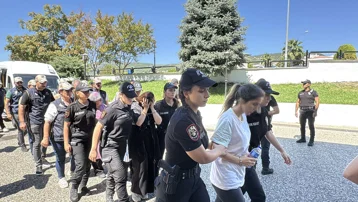 FETÖ'nün suikast timindeki Burkay Karatepe ile bağlantılı 10 şüpheli adliyeye sevk edildi