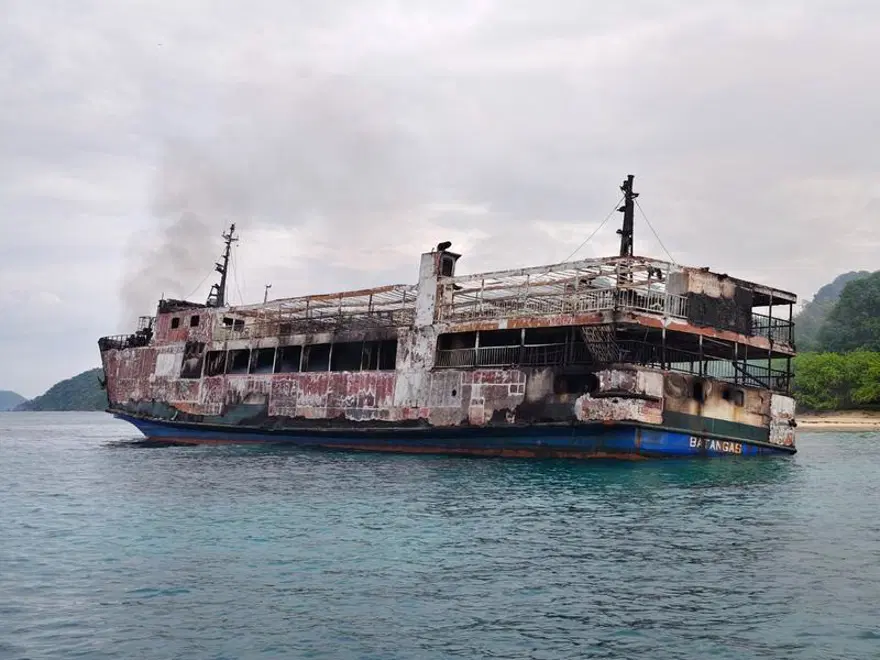 Filipinler'de feribot yangını. Ölü sayısı 76'ya yükseldi Filipinler'de feribot yangını. Ölü sayısı 76'ya yükseldi