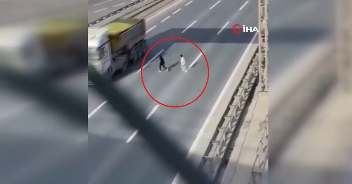 Tehlikeli yolculuk kamerada. "İnşallah başlarına bir iş gelmez"