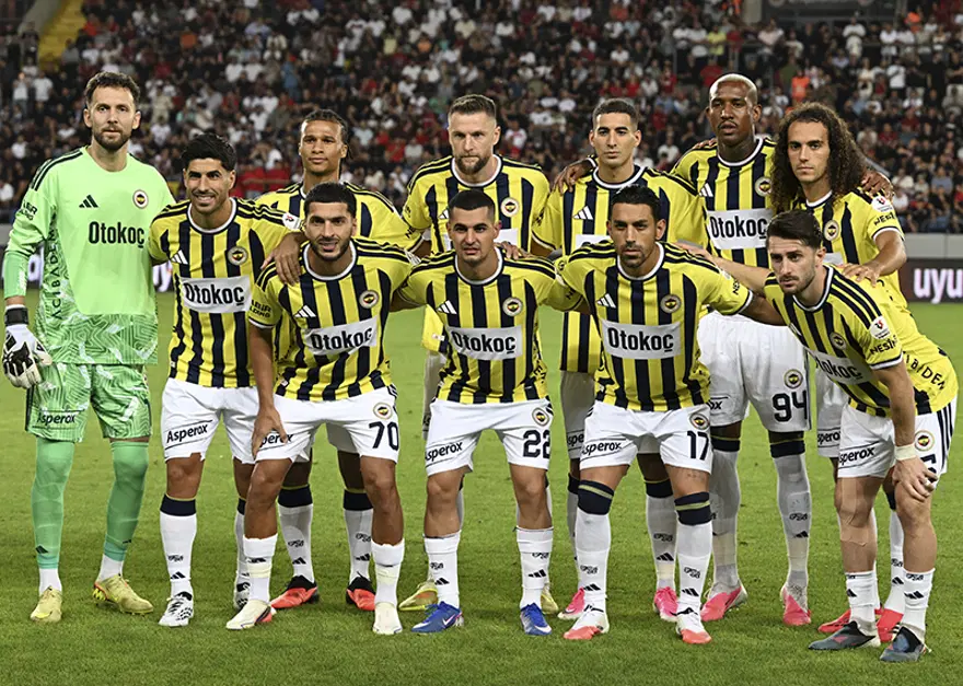 Fenerbahçe'de maç sonu eleştiri. "Utanç verici, aynı hikaye" Fenerbahçe'de maç sonu eleştiri. "Utanç verici, aynı hikaye"