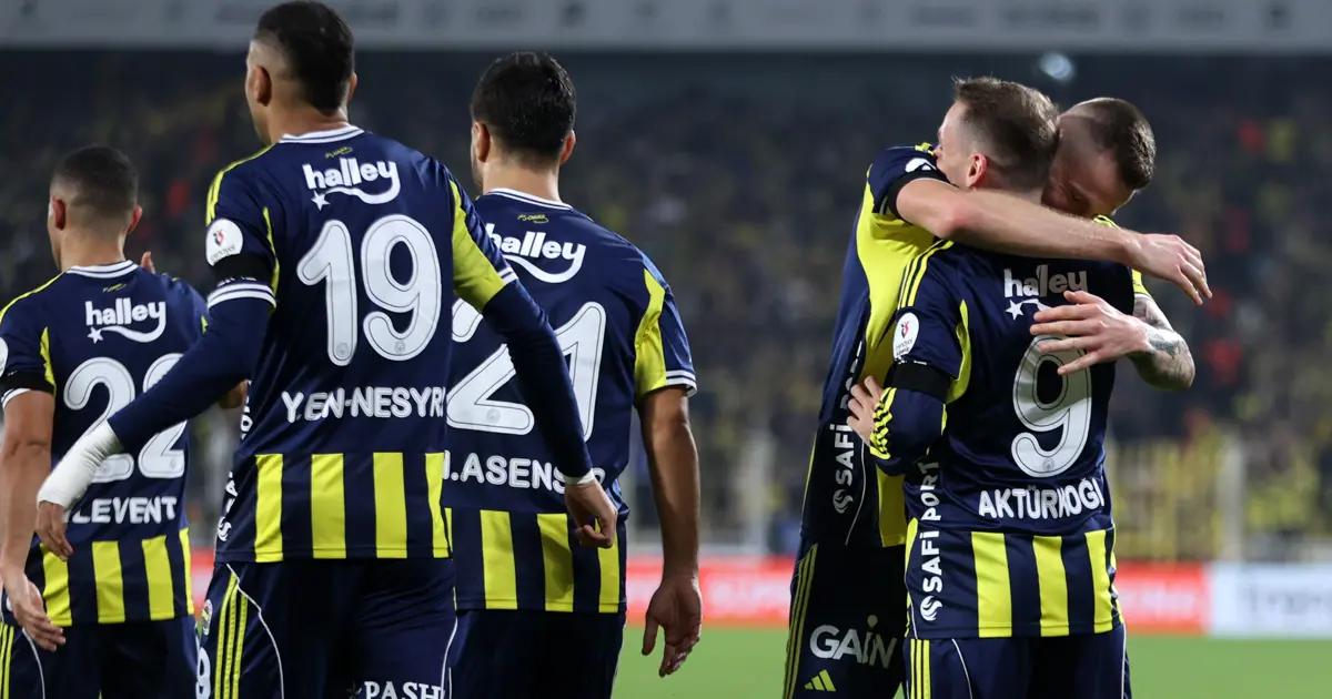 Fenerbahçe, Süper Lig'de seriye bağladı: 4 maç, 12 puan