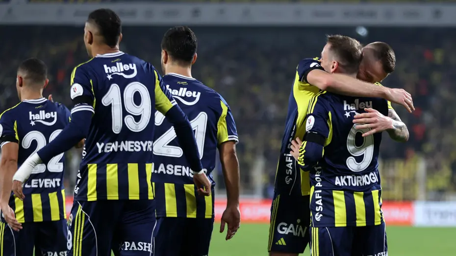 Fenerbahçe, Süper Lig'de seriye bağladı: 4 maç, 12 puan
