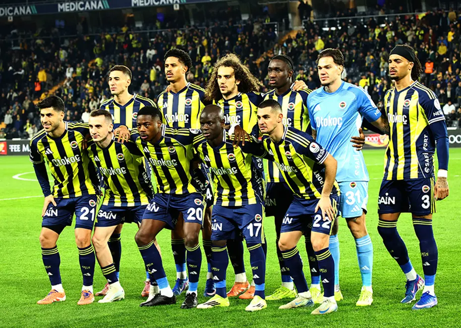 Kadıköy'de Fenerbahçeli isme büyük tepki. 23. dakikada protesto