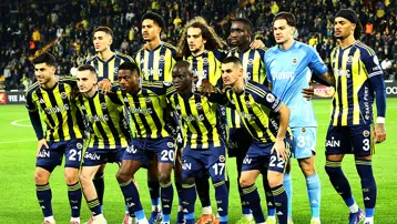 Kadıköy'de Fenerbahçeli isme büyük tepki. 23. dakikada protesto