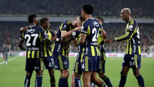 Fenerbahçe fırsatı geri çevirmedi: Zirvede fark 1'e indi