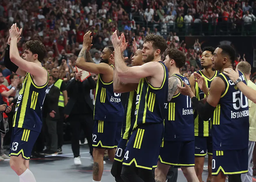 Fenerbahçe Beko'nun yenilgisinin ardından olay sözler. "Her şey organize edilmiş, bu kadar olmaz" Fenerbahçe Beko'nun yenilgisinin ardından olay sözler. "Her şey organize edilmiş, bu kadar olmaz"