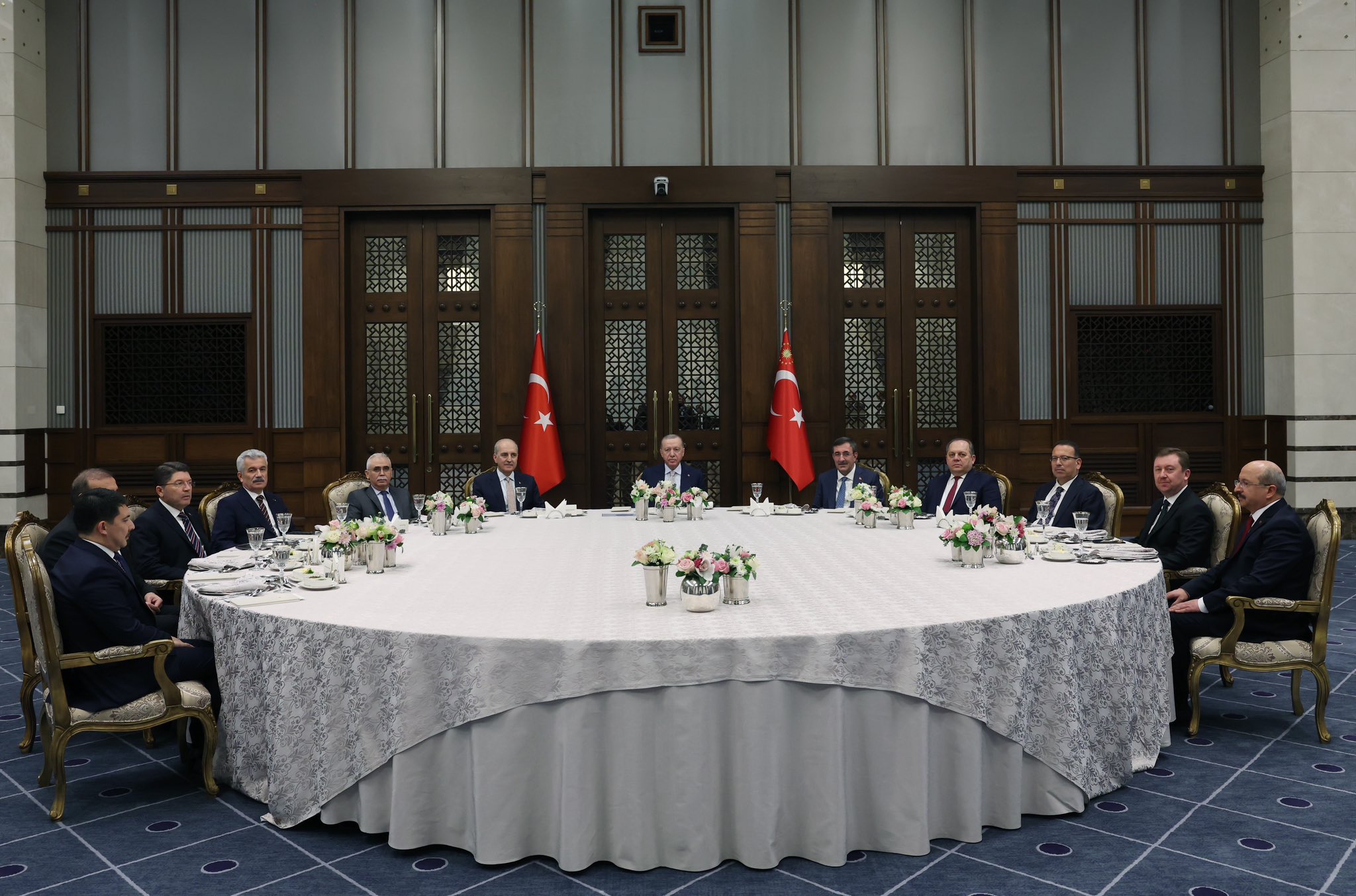 Cumhurbaşkanı yasama, yürütme ve yargı temsilcilerini ağırladı