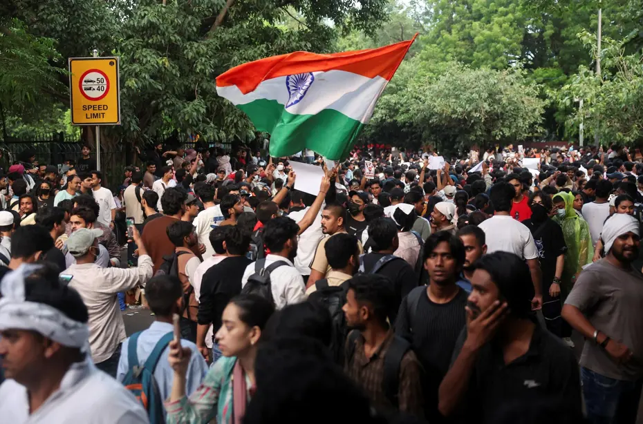 Hindistan'da son durum. Modi yasal düzenleme sözü verdi