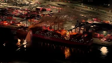 Los Angeles Limanı’nda tehlikeli madde yüklü gemide yangın