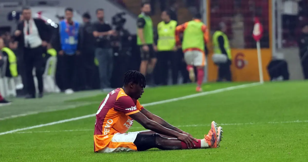 Galatasaray'da Wilfried Singo sakatlandı