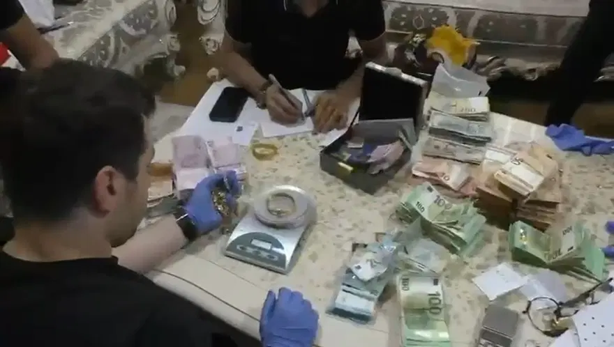 "BULUNAN PARALAR BİRİKİMİM VE DÜĞÜN TAKISI" 4 "BULUNAN PARALAR BİRİKİMİM VE DÜĞÜN TAKISI" 4