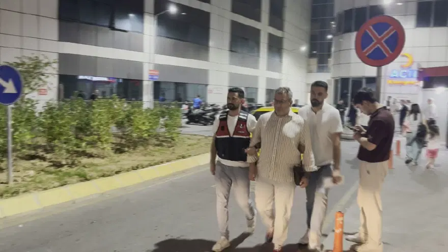 CEM KÜÇÜK DE AYNI CEZAEVİNDE
2 CEM KÜÇÜK DE AYNI CEZAEVİNDE
2