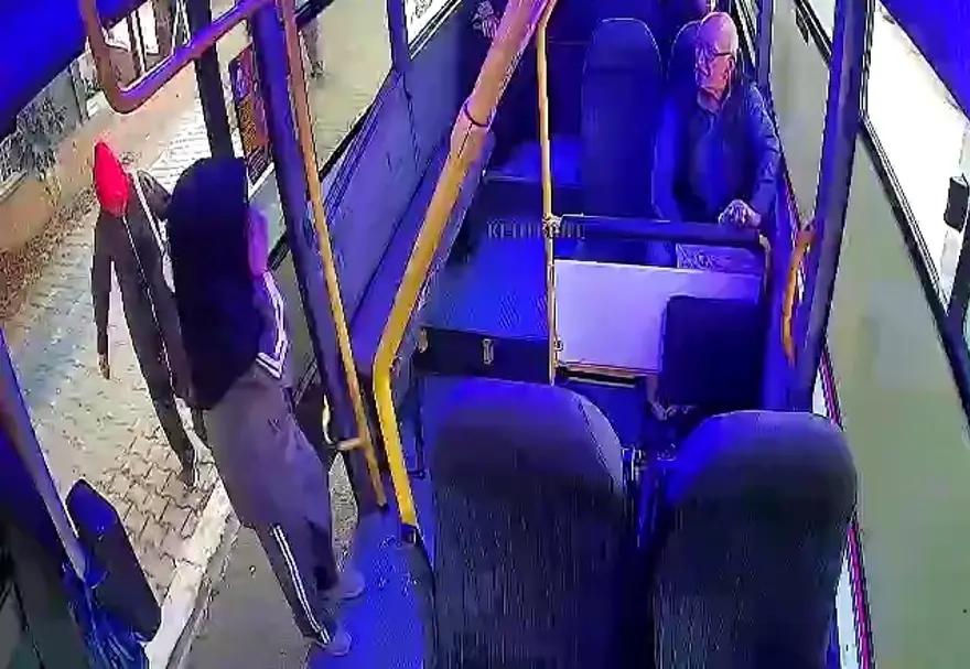 Tanınmamak için yüzlerini eşarpla gizlediler. 5 daireyi soyup 755 bin liralık vurgun yaptılar 2