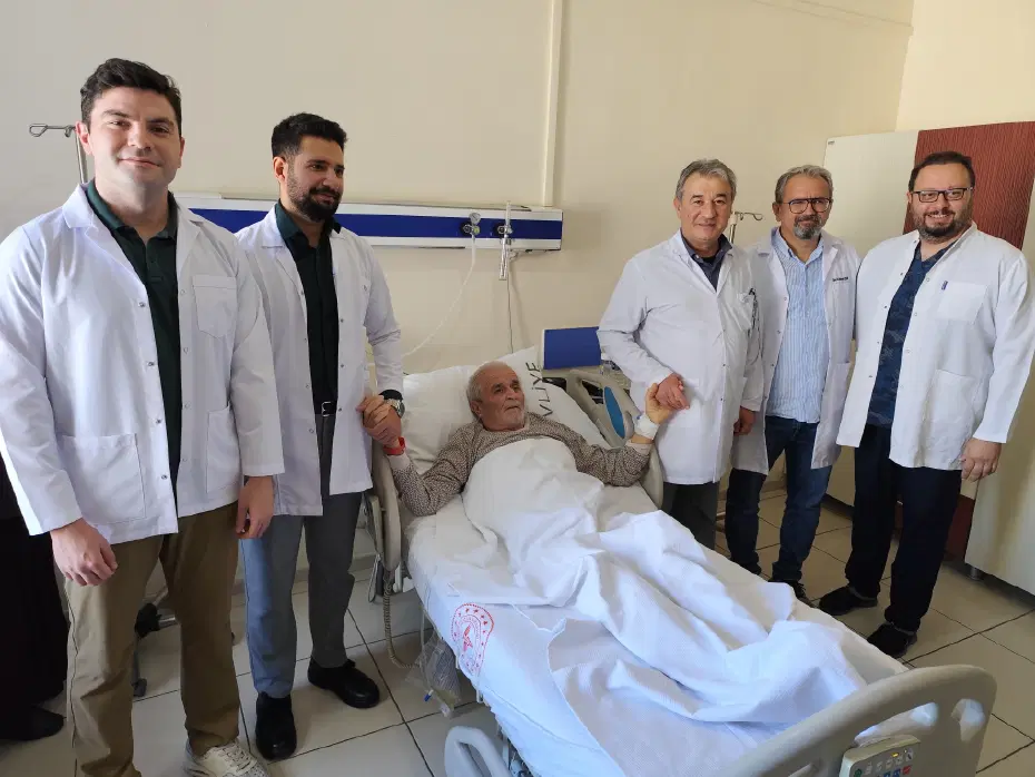 Dünyada üç kişide görülmüştü, Türkiye'de ilk. Tıp literatürüne girecek ameliyat Giresun'da yapıldı