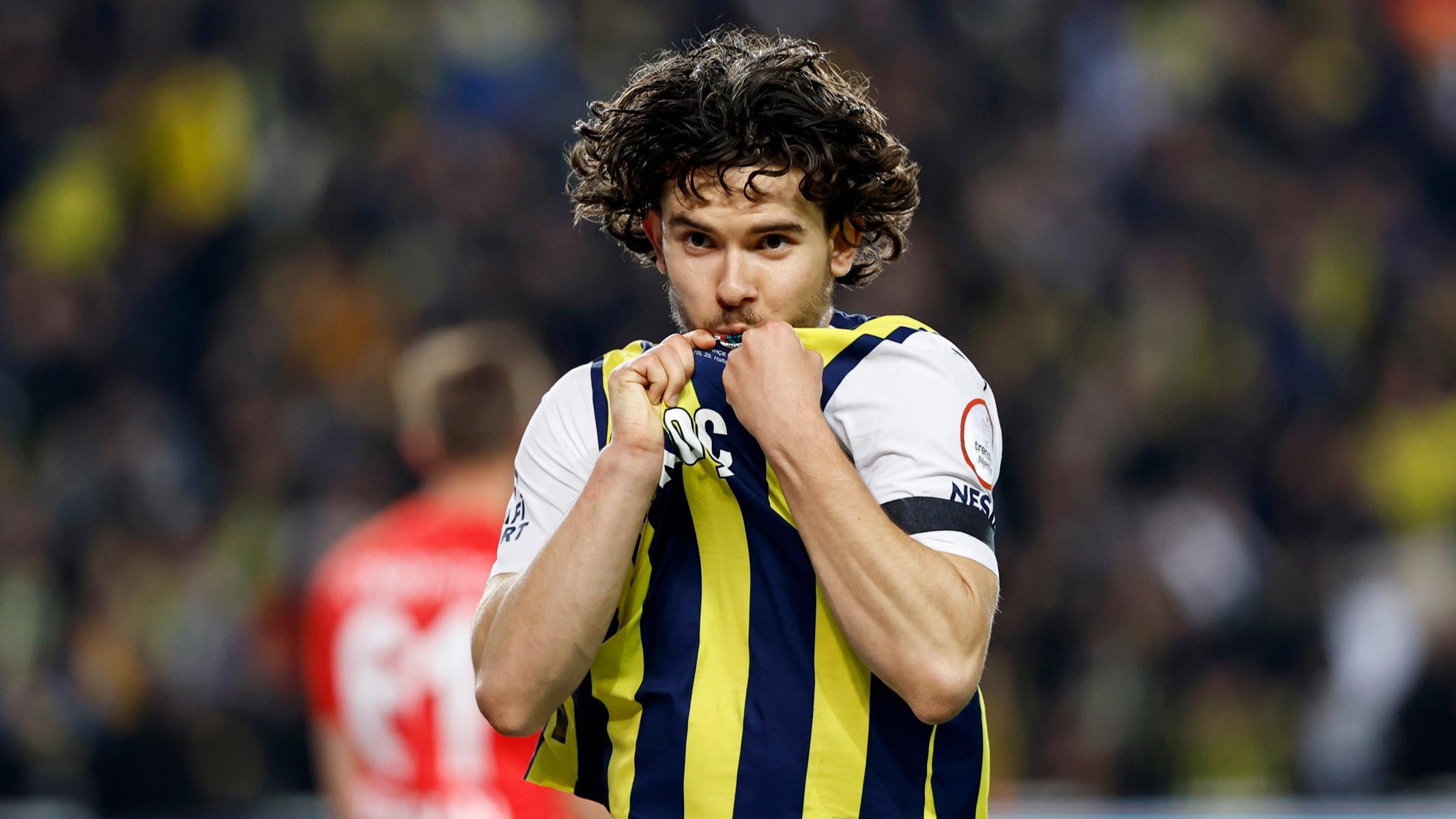 Fenerbahçe'den gece yarısı Ferdi Kadıoğlu açıklaması