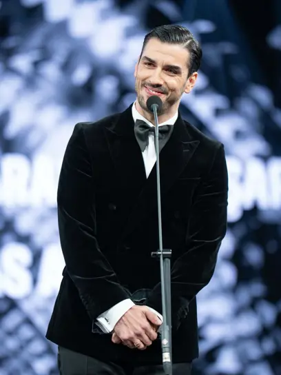 GQ gecesine Aydın’ın gözyaşları damga vurdu