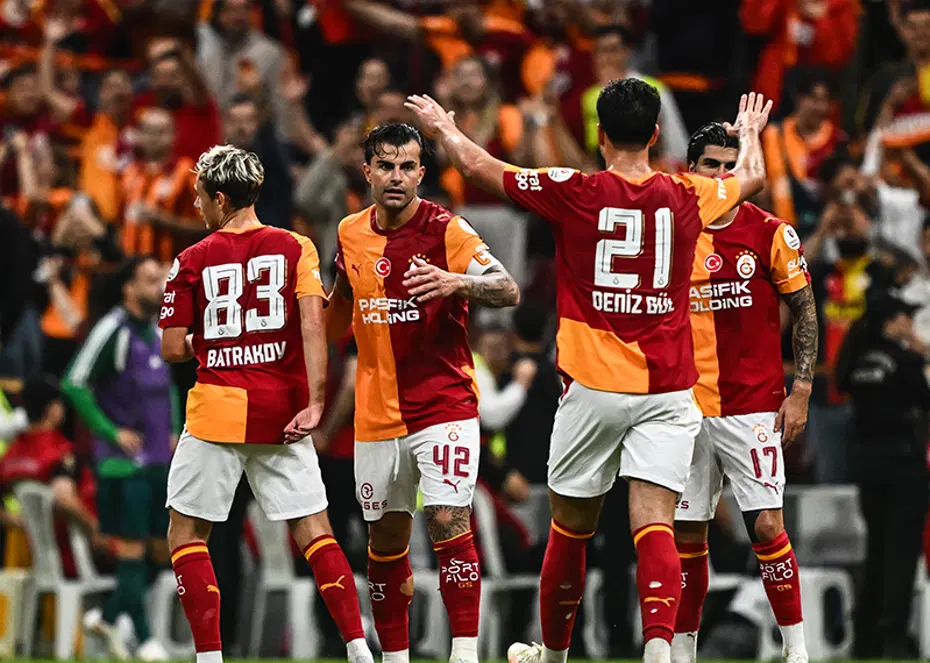Süper Lig geri döndü. Galatasaray'ın konuğu namağlup Kasımpaşa