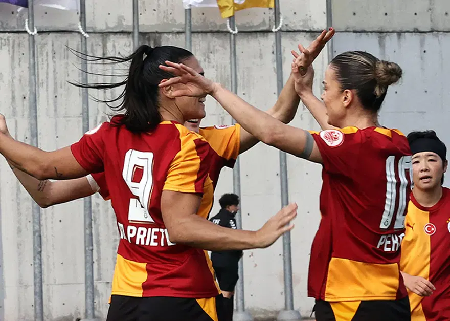 Galatasaray kadın futbol takımı Şile Bilgidoğa'yı 22-0 yendi