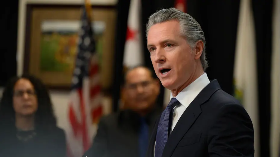 California Valisi, Trump'ı hedef aldı. 