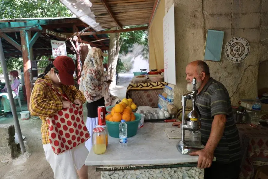 BÖYLE MEKAN BAŞKA BİR YERDE YOK 3 BÖYLE MEKAN BAŞKA BİR YERDE YOK 3